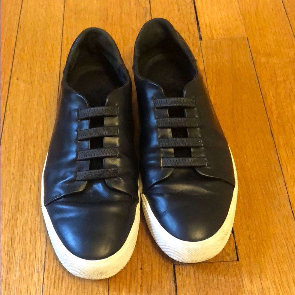 Lightly worn black low top Vince sneakers size 6